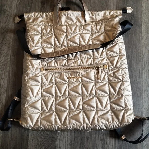 MICHAEL Michael Kors | Bags | Michael Kors Large Winnie Gold  display picture 2